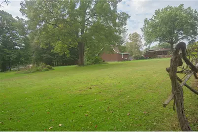 152 Oak Ridge Dr, Penn Township, PA 16002 - Photo 23