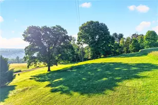 2774 Schwirian Dr, Elizabeth Twp/Boro, PA 15037 - Photo 31