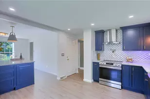 1225 Montclair Dr, Pittsburgh, PA 15241 - Photo 17