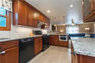 2301 Lambeth Dr, Pittsburgh, PA 15241 - Photo 3