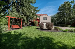2301 Lambeth Dr, Pittsburgh, PA 15241 - Photo 15