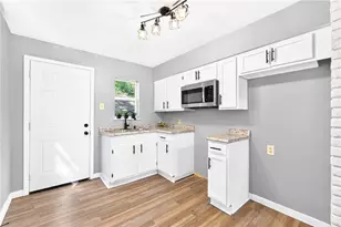 912 Benwood Ave, McKees Rocks, PA 15136 - Photo 11