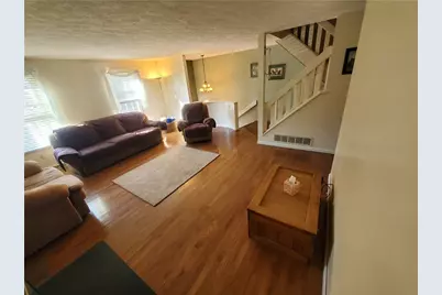 2635 Hunters Point Dr, Pittsburgh, PA 15090 - Photo 3