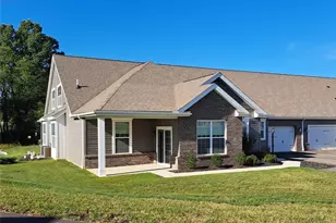 124 Independence Dr, Jefferson Township, PA 16023 - Photo 1