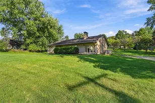 8589 Peters, Cranberry Township, PA 16066 - Photo 3