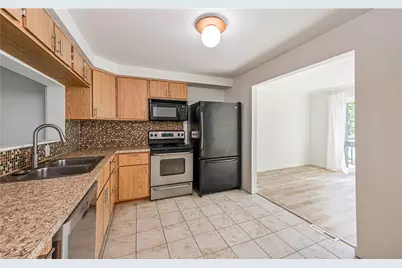 261 Elm Ct, Ross Twp, PA 15237 - Photo 5