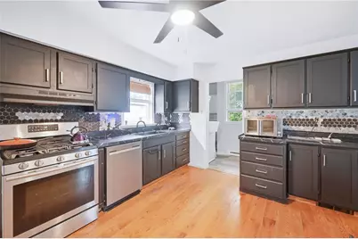 225 E Meyer Ave, New Castle, PA 16105 - Photo 15