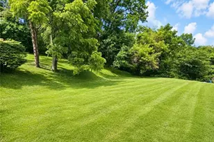1997 Gregory Dr, Monroeville, PA 15146 - Photo 23