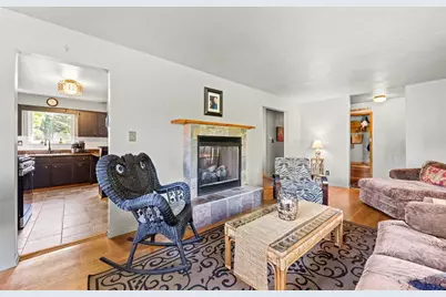 910 White Drive, Donora, PA 15033 - Photo 5