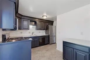 205 Van Doren Dr, Harrison Township, PA 15065 - Photo 9