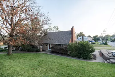 990 El Rancho Dr, Green Tree, PA 15220 - Photo 1