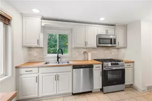 3949 Meadowbrook Blvd, Pittsburgh, PA 15227 - Photo 21