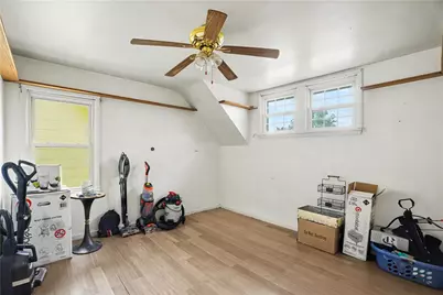 16 W Moody Ave, New Castle, PA 16101 - Photo 15
