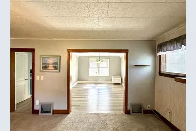136 E Sheridan Ave, New Castle, PA 16105 - Photo 9