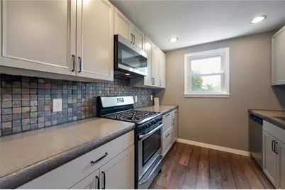 18 Charlton St, Pittsburgh, PA 15205 - Photo 13