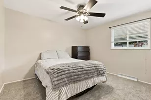 1517 Fernledge Dr, Pittsburgh, PA 15101 - Photo 9