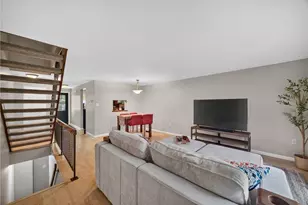 609 Westchester Dr, Pittsburgh, PA 15090 - Photo 15