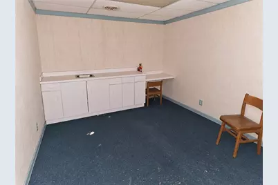 300 Longfellow, Vandergrift, PA 15690 - Photo 9