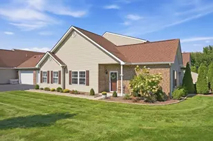 130 Waterford Ct, Franklin Township, PA 16117 - Photo 3