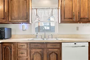 410 Center Ave, Carnegie, PA 15106 - Photo 13