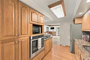 2438 Rolling Farms Rd, Pittsburgh, PA 15116 - Photo 13