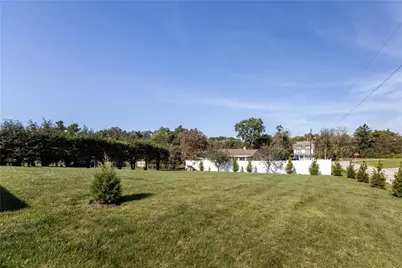 9659 Shirley Dr, Pittsburgh, PA 15101 - Photo 3