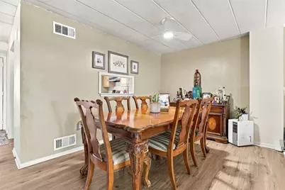 2034 Swallow Hill Rd #106, Scott Township, PA 15220 - Photo 5