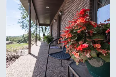 196 White Oak Dr, Allegheny Township, PA 15068 - Photo 3
