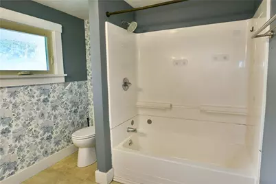 12 E Stewart Ave, Greenville Boro, PA 16125 - Photo 23