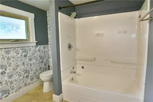 12 E Stewart Ave, Greenville Boro, PA 16125 - Photo 23