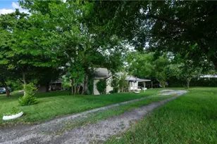 411 Harmony Rd, Baden, PA 15005 - Photo 3