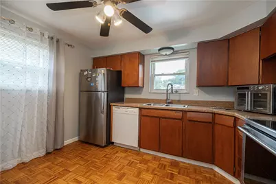 5421 Keenan Dr, Pittsburgh, PA 15236 - Photo 11