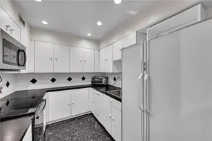 112 Washington Pl, Pittsburgh, PA 15219 - Photo 17
