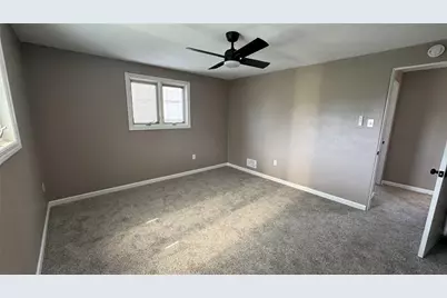 3832 Cynthia Dr, Pittsburgh, PA 15227 - Photo 15