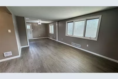 3832 Cynthia Dr, Pittsburgh, PA 15227 - Photo 5
