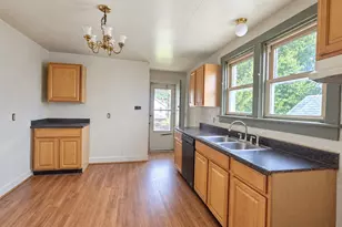 514 Longfellow St, Vandergrift, PA 15690 - Photo 9