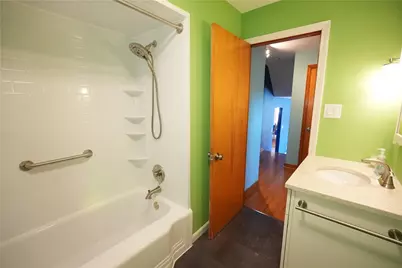 517 Brierly Ln, Munhall, PA 15120 - Photo 11