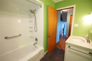 517 Brierly Ln, Homestead, PA 15120 - Photo 11
