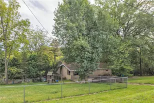 270 McKim Dr, Pittsburgh, PA 15239 - Photo 39
