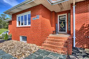 201 Summit Ln, New Alexandria, PA 15670 - Photo 1