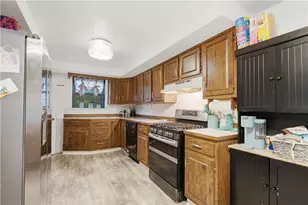 136 Marlow Dr, Pittsburgh, PA 15235 - Photo 11