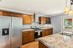2368 Buena Vis St, Pittsburgh, PA 15218 - Photo 7