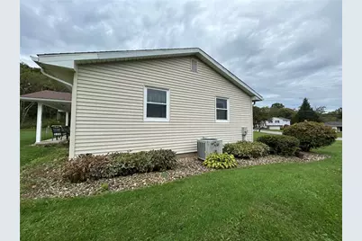 2690 Harlansburg Rd, Scott Township, PA 16101 - Photo 17