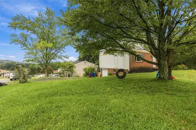 498 Maple Rd, Pittsburgh, PA 15239 - Photo 17