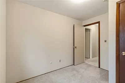 498 Maple Rd, Pittsburgh, PA 15239 - Photo 15