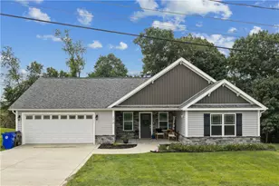 170 Kermiet Dr, Monaca, PA 15066 - Photo 1