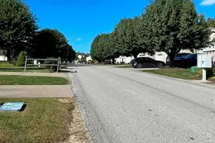 105 Williamsburg Dr, Elizabeth Twp/Boro, PA 15037 - Photo 5