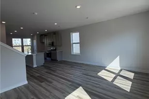 769 Olivia St, Carnegie, PA 15205 - Photo 5