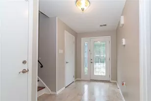 106 Larchwood Dr, Wilkins Township, PA 15145 - Photo 3