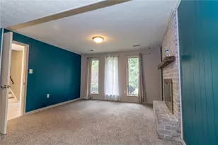 106 Larchwood Dr, Wilkins Township, PA 15145 - Photo 5